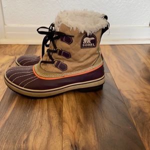 Sorel, discontinued tivoli boot, tan, size 8